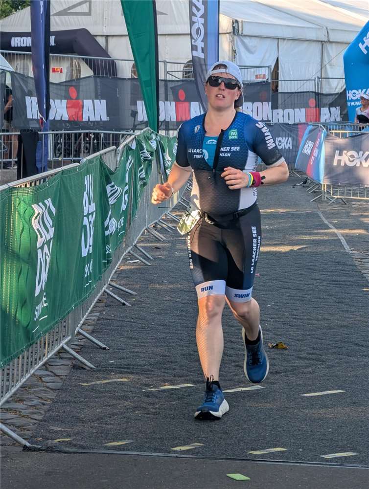 Saskia Alflen finisht erste Triathlon-Langdistanz 
