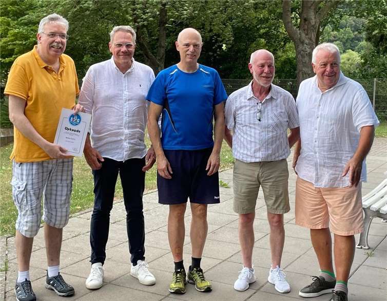Guido Ernst ist 65 Jahre Mitglied 